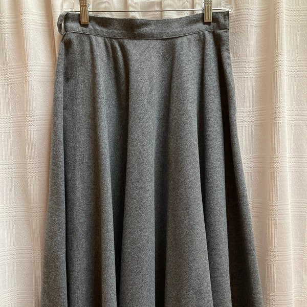 Vintage gray wool blend circle style skirt. Chaus label midi length. Size 10 petite