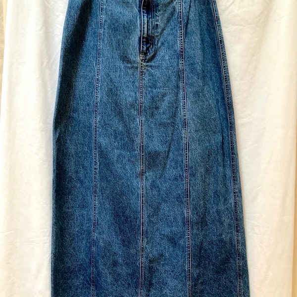 Vintage 90s Eddie Bauer long maxi blue jean skirt cotton denim / eight gore panels. Column pencil skirt / 8 Tall