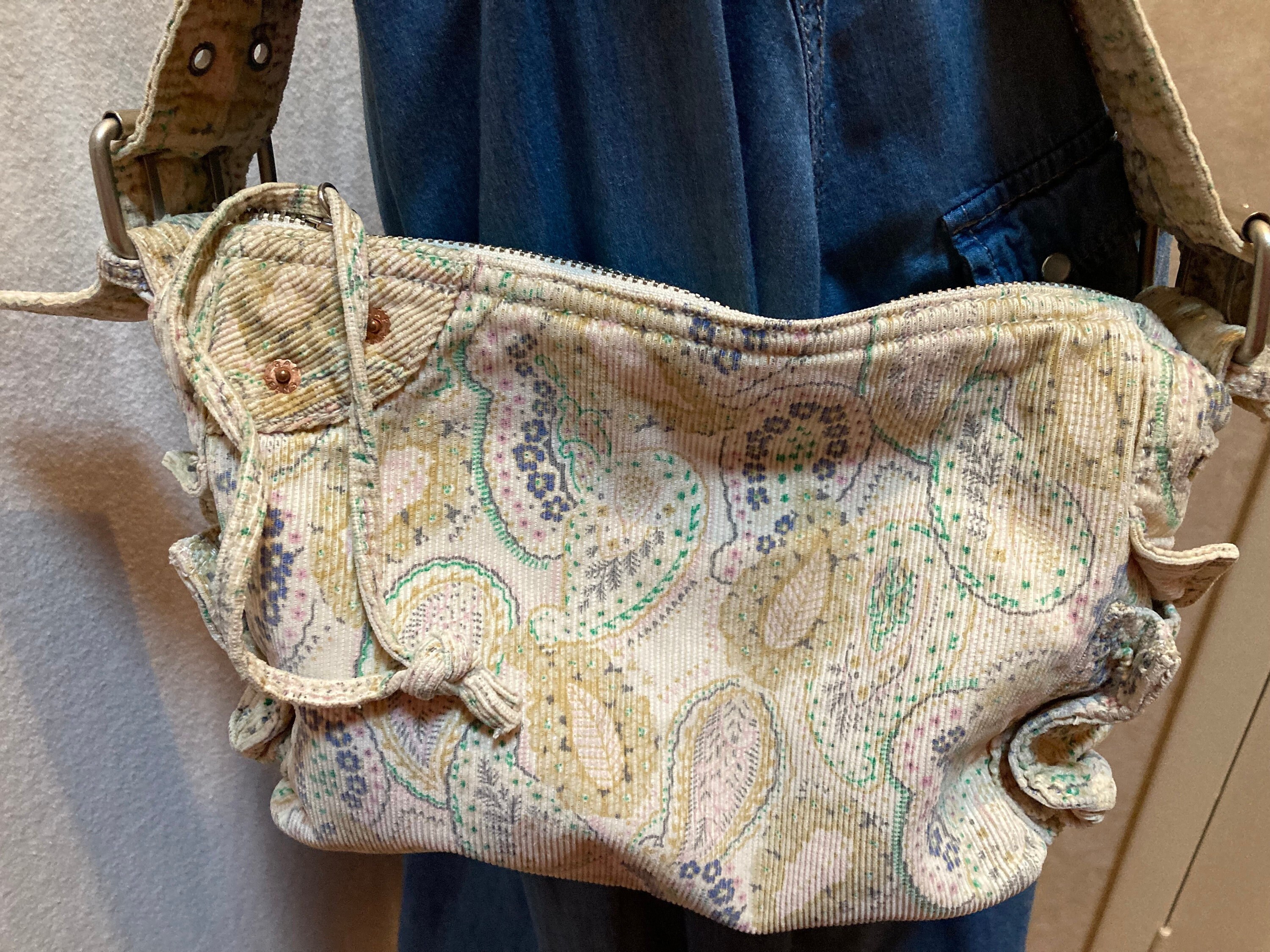 バッグ 90's old gap corduroy hand bag archive Vintage GAP corduroy bag Such a cute y2k vibe White | Depop