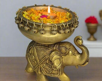 Urli in ottone con campanellini a forma di elefante / Ciotola indiana tradizionale in ottone / Decorazione etnica artigianale / Regalo di benvenuto per inaugurazione della casa e matrimonio / Sala Pooja