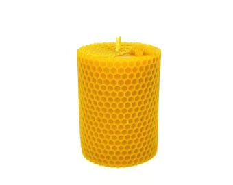 Handmade, 100% pure natural beeswax candle. Honeycomb design. Eco-friendly, non-toxic gift. Respect for nature, well-being.