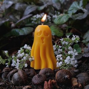 Halloween Ghost, Spooky Vibes Decorative Candle, 100% Natural Beeswax. Autumn Decor Gift, Spooky Candle.