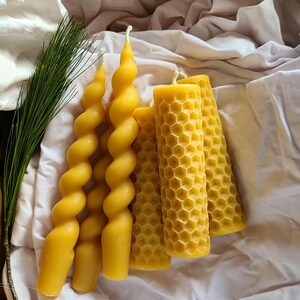 Handmade, 100% pure natural beeswax candle. Honeycomb design. Sold individually, eco-friendly and non-toxic. Respects nature and promotes well-being. image 7