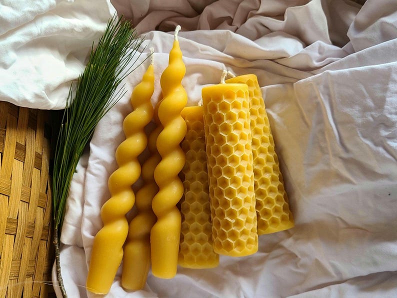 Handmade, 100% pure natural beeswax candle. Honeycomb design. Sold individually, eco-friendly and non-toxic. Respects nature and promotes well-being. image 7
