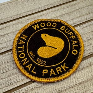 ウッドバッファロー国立公園刺繍パッチ | アイロン接着、縫い付けバッジ | カナダ旅行パッチ | バックパッキング、ハイキング、探検 | カナダ