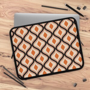 Funda para computadora portátil con temática naranja única de los años 70, cubierta para computadora portátil con estampado de ondas modernas, elementos esenciales tecnológicos creativos para el regreso a la escuela