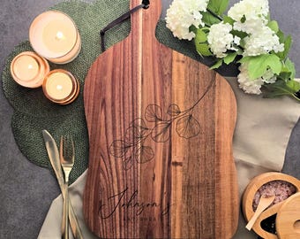 Personalised Acacia Serving Board and Chopping Board | Name & Date Gift | Home Decor | Botanical Design | Gifts for Them | Chic Home Decor