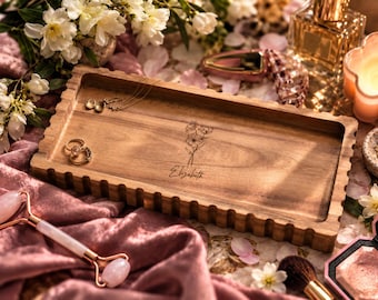 Personalised Birth Flower Trinket Tray, Ribbed Acacia Jewellery Tray, Engraved Name Jewellery Dish, Birthday Gift for Her