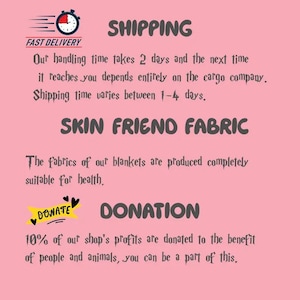 Puede incluir: Gr&aacute;fico rosa con texto sobre env&iacute;o, tejido respetuoso con la piel y donaciones. El texto incluye "FAST DELIVERY" con un icono de reloj, "SHIPPING", "SKIN FRIEND FABRIC" y "DONATION". La imagen indica que el 10% de los beneficios se donan.