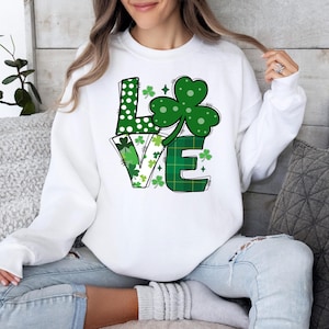 Lucky Shamrock Love Sweatshirt,St. Patrick’s Day Party Shirt,Green Graphic Tee,Irish T-Shirt, Shamrock Shirt for Women,St. Paddy’s Day Shirt