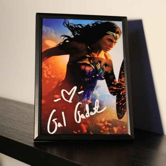 Gal Gadot - Wonder Woman Actress 8X10 Photo Reprint