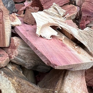 Aromatic Red Cedar Chunks - Cedar Scraps - Cedar Compost - Cedar Wood Craft