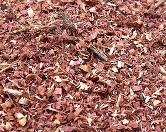 Red Cedar Sawdust - 1/2 Pound Medium Coarse Natural Aromatic Cedar Shavings
