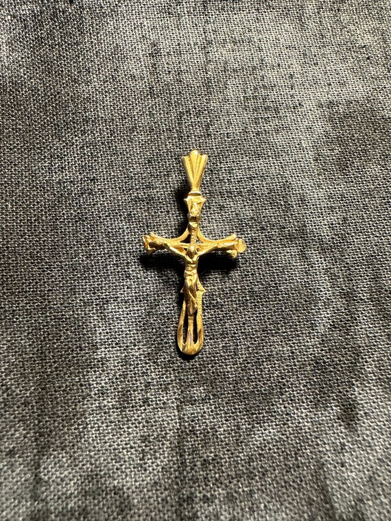 14k Gold Kruzifix Kreuz Anhänger: Religiöser Charm Im