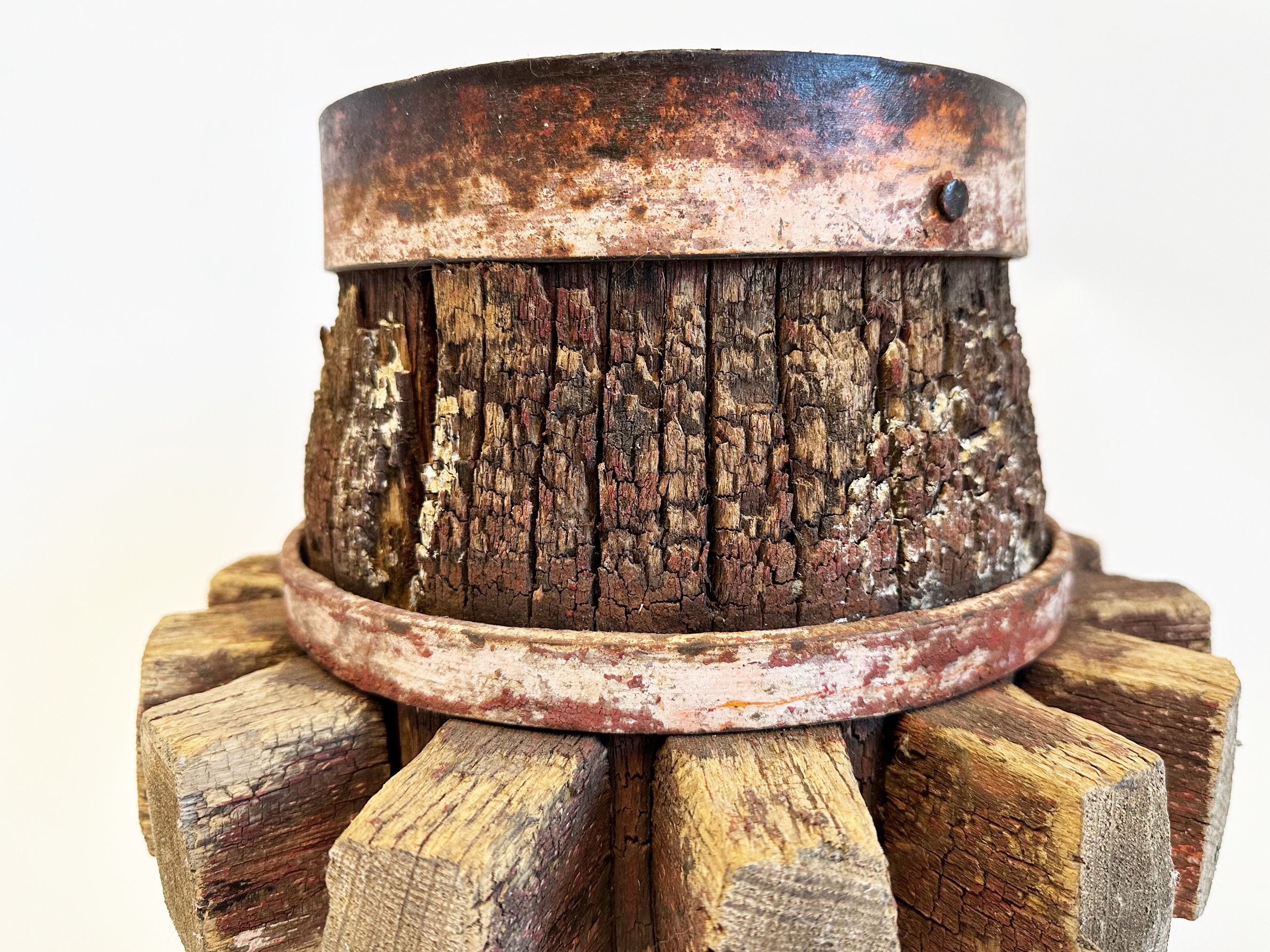 Antique Wagon Wheel Hub Primitive Décor Primitive Home Western Design ...