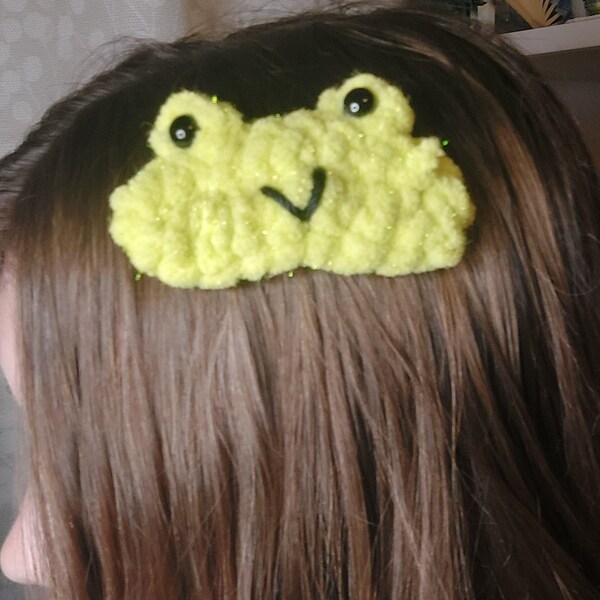 Crochet Frog Snap Hair Clip / Barrette