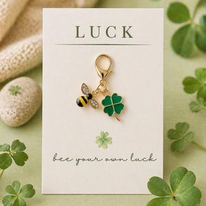 Schlüsselanhänger Kleeblatt & Biene – „Bee Your Own Luck“  | Glücksbringer Geschenk für Freundin, Mama | süßer Anhänger mit Karte