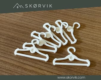 10 Kleiderbügel kompatibel mit Barbie® | Puppenkleidung ordentlich aufbewahren | 3D-gedruckt