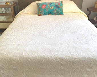 Crown Crafts Antoinette Matelassé Bedspread