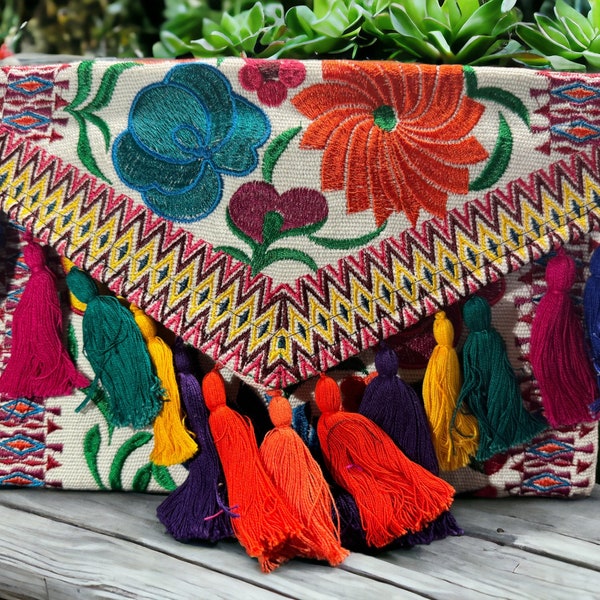 Mexican Floral Embroidered Purse. Over the Shoulder Purse. Colorful Mexican Clutch. Floral Clutch. Artisanal Mexican Crossbody.