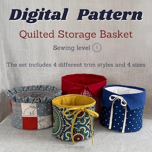 以下が含まれることがあります： キルティング収納バスケットのデジタルパターン。画像には、水玉模様、猫のイラスト、柄の生地など、さまざまなデザインの4つの布製バスケットが表示されています。テキストは、セットに4つのトリムスタイルとサイズが含まれていることを示しています。