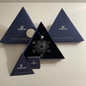 NEUE 2004 Swarovski Crystal 3 &quot;Annual Christmas Holiday Ornament Box Cert 631562