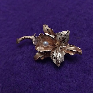 18k GOLD Brooch with Cultured PEARL