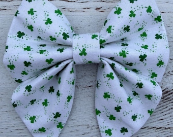 St Patrick's Day Shamrock Dog Sailor Bow: Collar Accessory