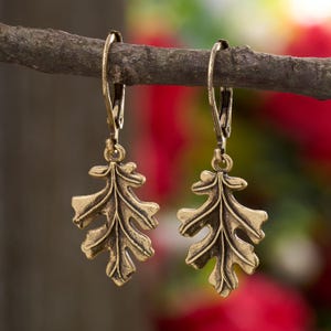 Handmade Oak Leaf Earrings, Vintage Gold Plating, Seasonal Fall Jewelry, Elegant Leaf Earrings, Minimalist Jewelry, Leverback Closures