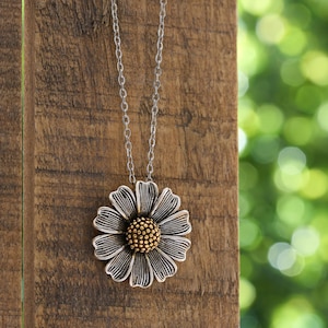 ★VINTAGE HOLLYWOOD★ Flutter Daisy Necklace Silver VH25NNNE MUSINSA | VINTAGE HOLLYWOOD Flutter Daisy Necklace (Silver