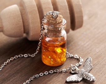 Handmade Honey Jar Bee Necklace, Outdoor Country Boho Jewelry, Cottagecore Eco-Friendly Resin Honey Bee Jewelry, Nature Lover Beekeeper Gift