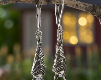 Leverback Vintage Hanging Bat Earrings, Vintage Silver Jewelry, Spooky Halloween Jewelry, Elegant Fall Earrings, Hypoallergenic Leverbacks