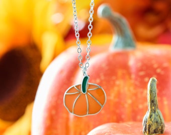 Handmade Pumpkin Pendant Necklace, Enamel Pumpkin, Minimalist Pumpkin, Fall Necklace, Halloween Jewelry, Harvest Charm, Fall Gift for Her