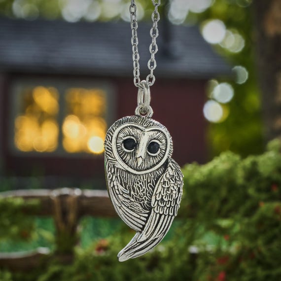 Vintage Barn Owl Necklace, Elegant Nature-Inspired Jewelry, Fall & Autumn Accessory, Symbolic Jewelry Design, Rustic Owl Jewelry, Minimalist