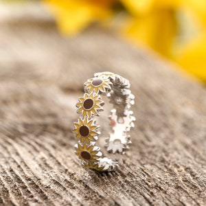 Sunflower Ring, Nature-Inspired Jewelry, Adjustable Ring, Minimalist Ring, Whimsical Garden Theme, Gift for Her, Unique Gift