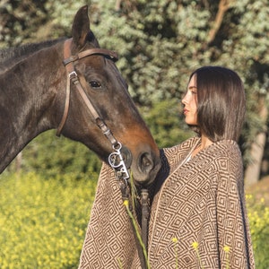 Handmade Llama Wool Ruana: Unisex Argentine Cape