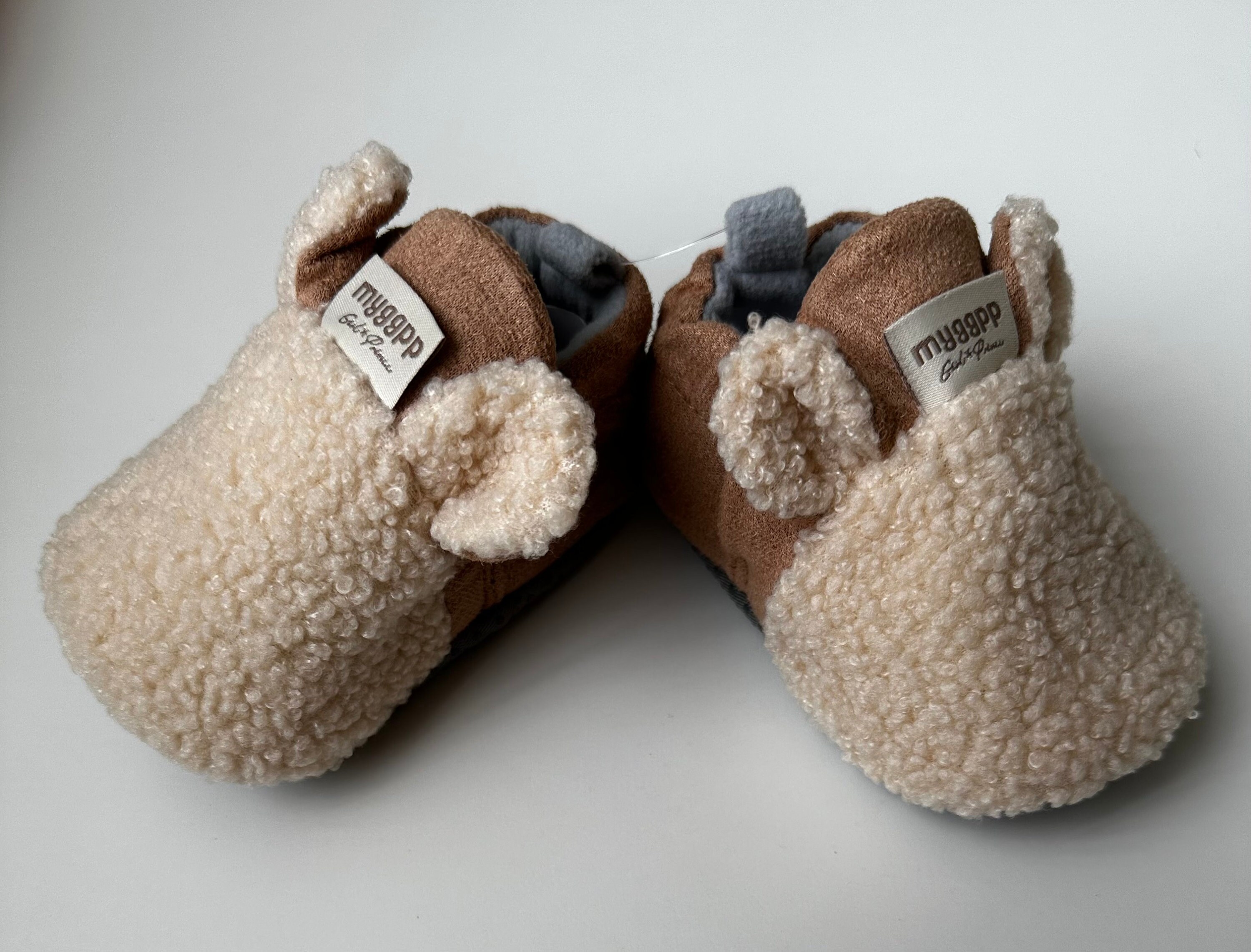 Baby slippers with grips hot sale