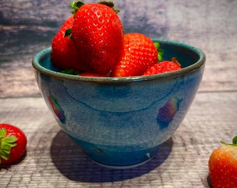 Berry bowl-Handmade pottery colander-Stoneware gift