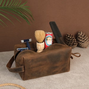 Nom personnalisé cadeau garçon d'honneur pour la fête des pères, kit Dopp, trousse de toilette en cuir personnalisée, cadeau pour homme, cadeau papa, trousse de toilette pour mari