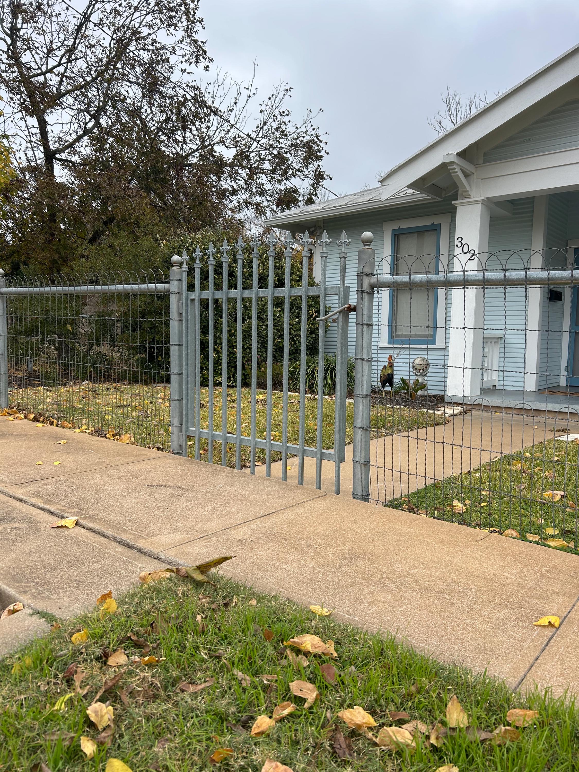 25 Ft X 4 Ft Galvanized Loop Woven Wire Old Fashioned Yard Fence