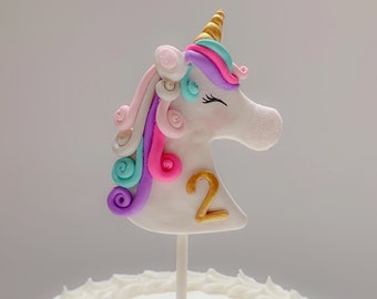 Polymeerklei eenhoorn taarttopper, regenboog eenhoorn verjaardag, eenhoorn taartdecor, pastel eenhoorn middelpunt, gepersonaliseerde meisje taarttopper