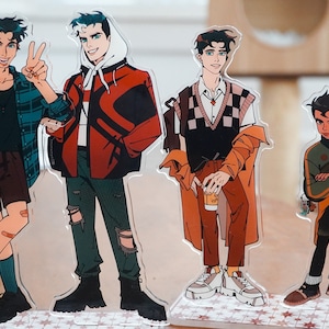 lässige academia batboys standees