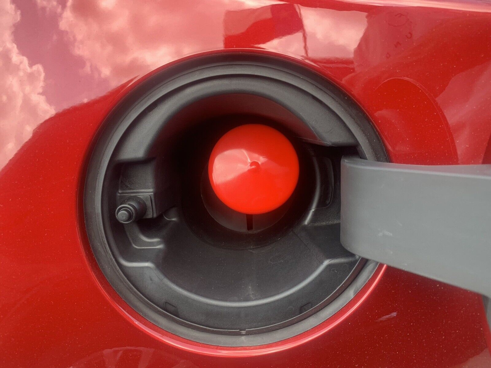 Capless Gas Cap Dust Cover, 2.375in ID, Compatible With Chevrolet, GMC