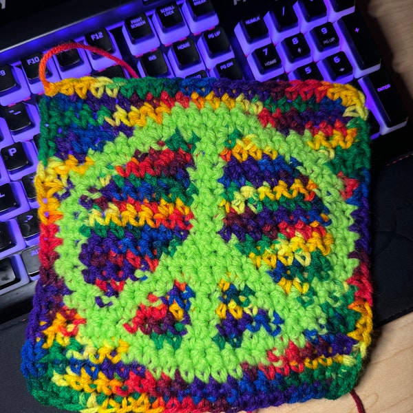 Crochet pattern | Peace sign | Pixel grid | Intermediate