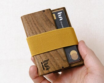 Slim Walnut Wood Card Holder | LUN Flip