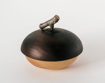 Scatola a forma di ghianda / Accessorio in legno fatto a mano