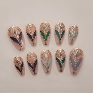 Elegant Gold Leaf Press On Nails – Luxury Botanical Design, Reusable Nail Set, Handmade Floral Nails, Gift for Her, Boho Chic Manicure