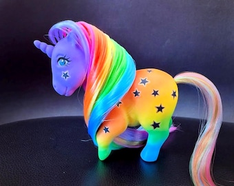 Custom G1 My Little Pony: Rainbow resin Piggy Pony with black and gold stars
