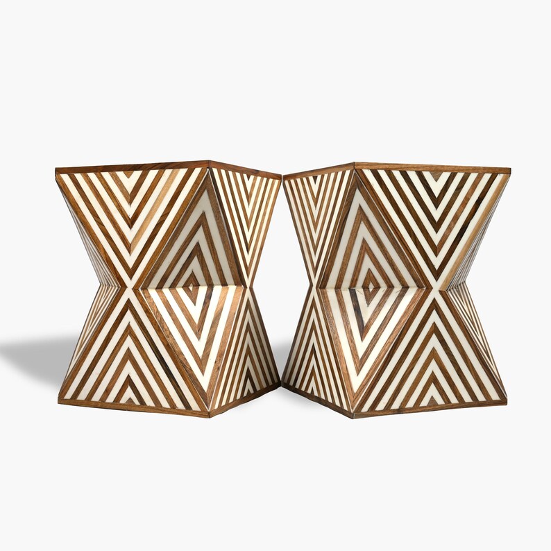 Quadratischer Nussbaum Beistelltisch - Handgefertigtes Design für moderne Eleganz in jedem Raum Bild 7