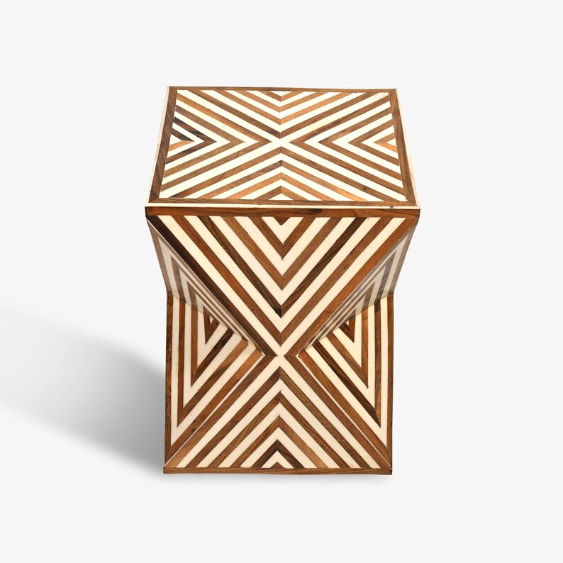 Quadratischer Nussbaum Beistelltisch - Handgefertigtes Design für moderne Eleganz in jedem Raum Bild 5